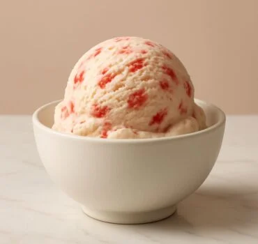 Strawberry Swrill (Strawberry Cheesecake) Ice Cream